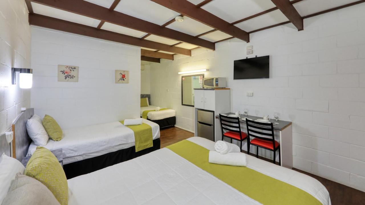 Azalea Motel Кунабарабран Экстерьер фото