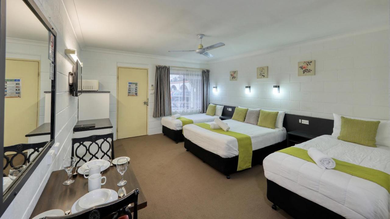 Azalea Motel Кунабарабран Экстерьер фото